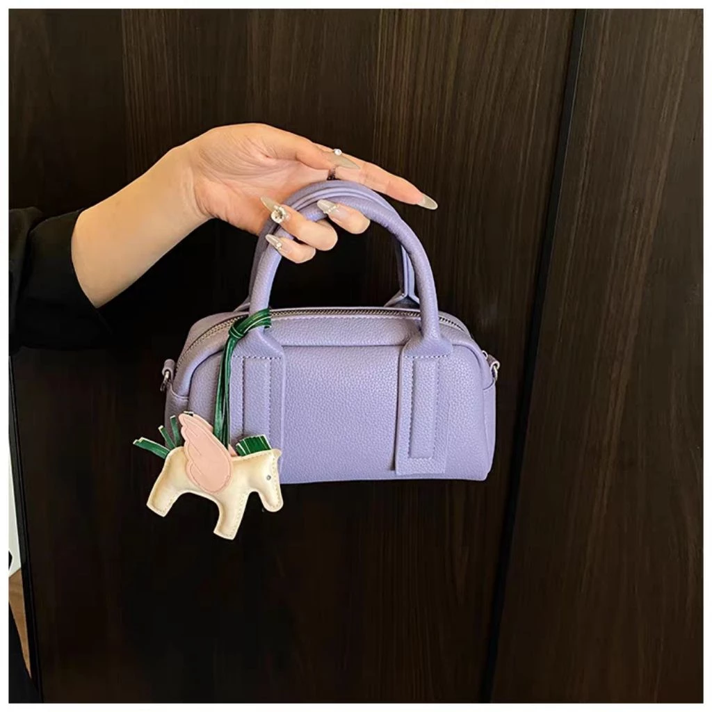 Tas Selempang Wanita Import Premium PU leather+ Gantungan Kuda Lucu – Tersedia Warna Biru, Kuning, Hitam, Pink - Gambar 5