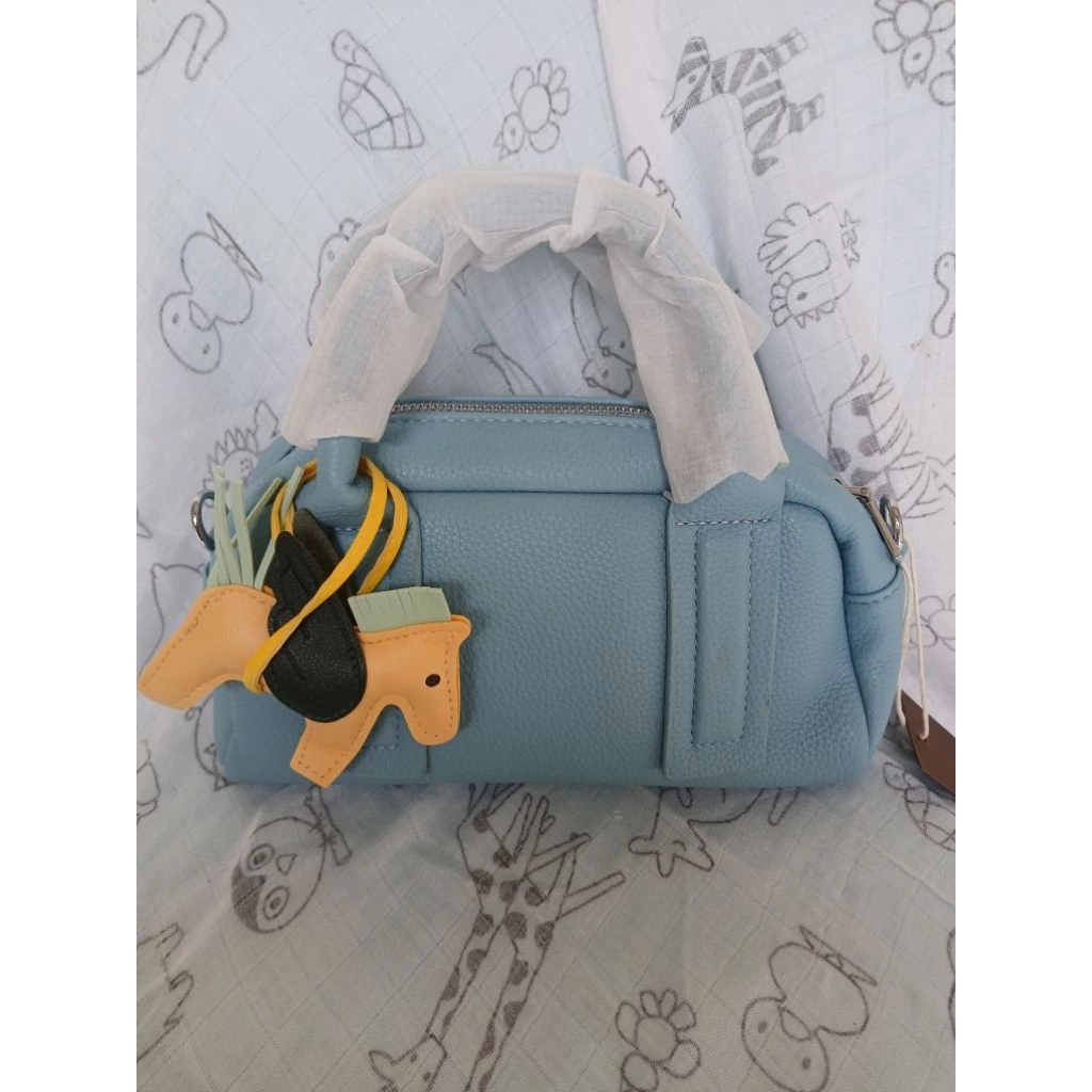 Tas Selempang Wanita Import Premium PU leather+ Gantungan Kuda Lucu – Tersedia Warna Biru, Kuning, Hitam, Pink - Gambar 7